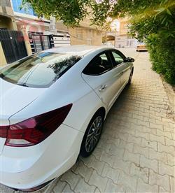 هیوندای ئەلەنترا